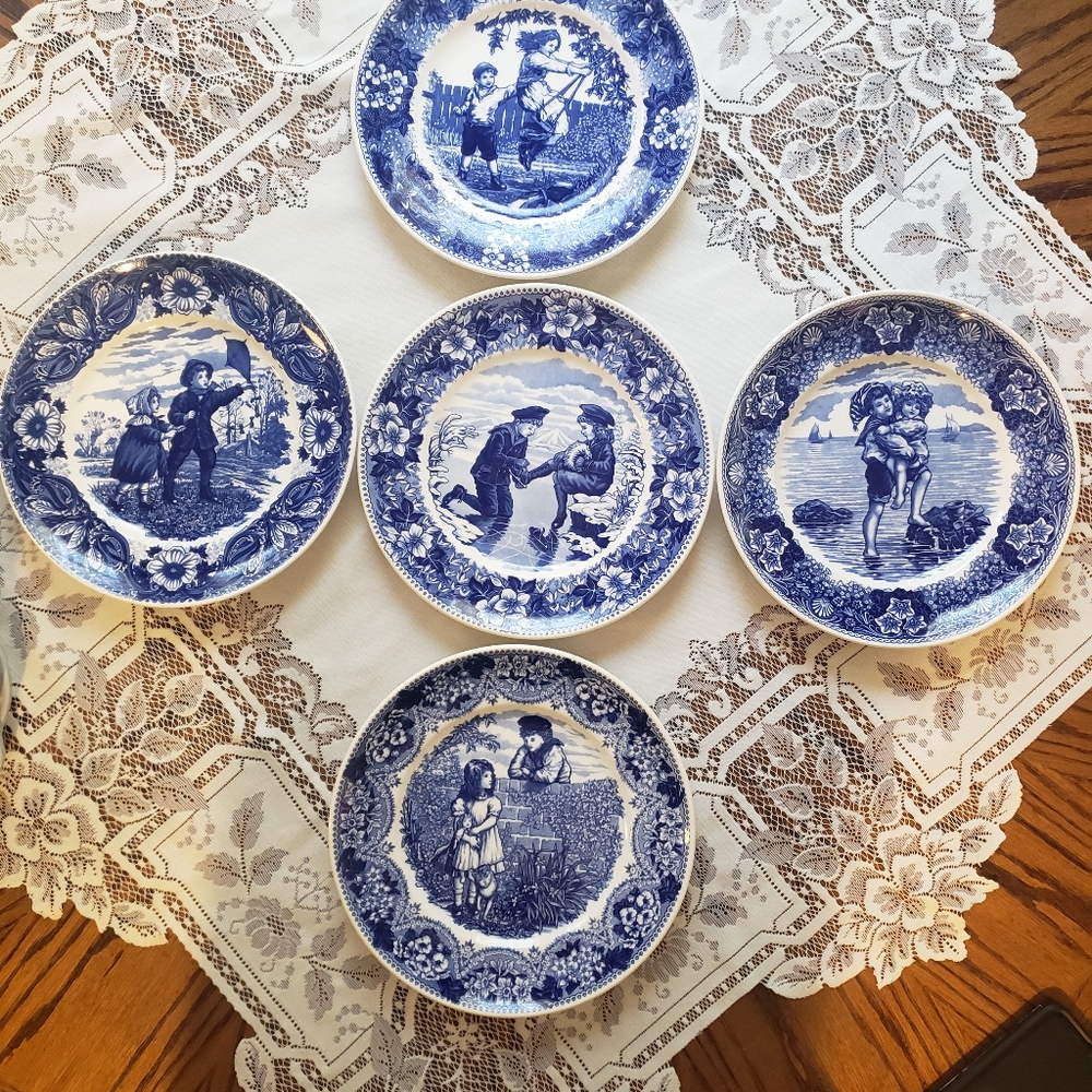 Wedgewood Children's series of five 7" plates.